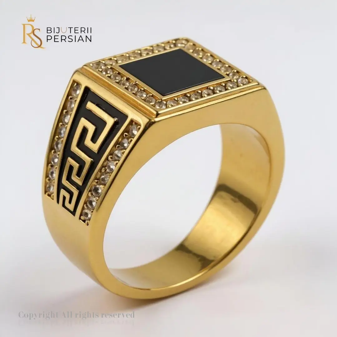 Inel bărbătesc din aur galben cu design Royal și pietre zirconiu (1) Inel bărbătesc Royal din aur galben, decorat cu email colorat și pietre zirconiu