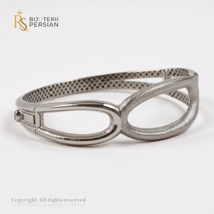 Brățara fixă modernă din aur alb, ideală pentru stiluri elegante