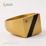 Inel bărbătesc Regal din aur galben cu email colorat și pietre zirconiu