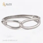 Bratara fixa aur alb 14K cu element central oval satinat si balamala de calitate
