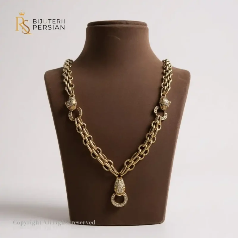 Lănțișor statement din aur galben cu lanț dublu și pandantiv strălucitor – bijuterie impunătoare pentru femei elegante.