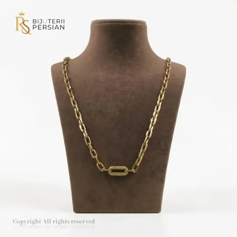 Lanț aur cu pandantiv central tip zală pavată cu zirconii și șină modernă paperclip 14K