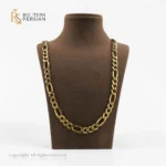 Lanț aur figaro din aur galben 14K model gros clasic pe suport de prezentare