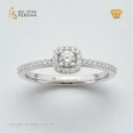 inel de logodnă din aur alb cu diamante halo pavé