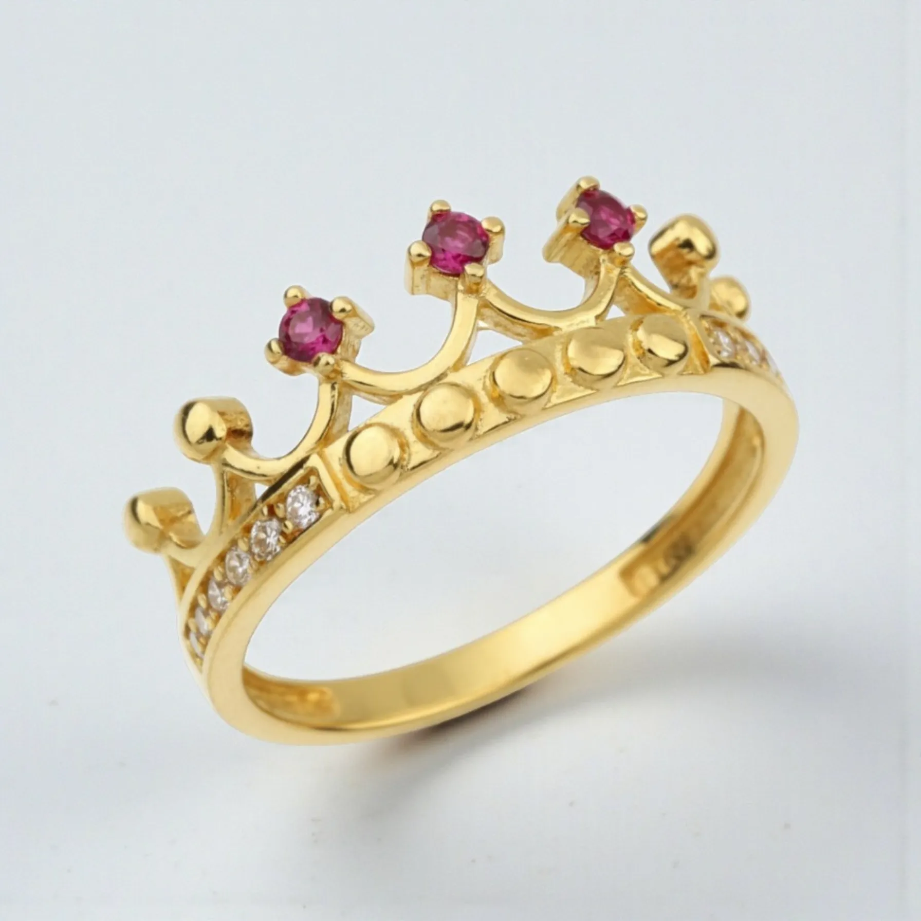 inel din aur 14K model coroana cu rubin si diamante design elegant