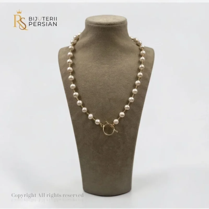 Colier aur galben perle naturale din aur 14K cu perle sferice de cultura si inchizatoare frontala tip toggle