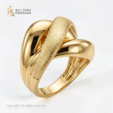 Inel aur galben sculptural din aur 14K cu benzi voluminoase lucioase si banda diagonala cu textura satinata