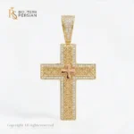 Pandantiv aur galben cruce filigranata din aur 14K cu împletitură filigran, contur pavat cu zirconiu și cruce centrală din aur roz
