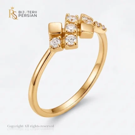 Inel aur galben cu elemente patrate si zirconiu din aur 14K cu suprafete patrate si pietre transparente montate