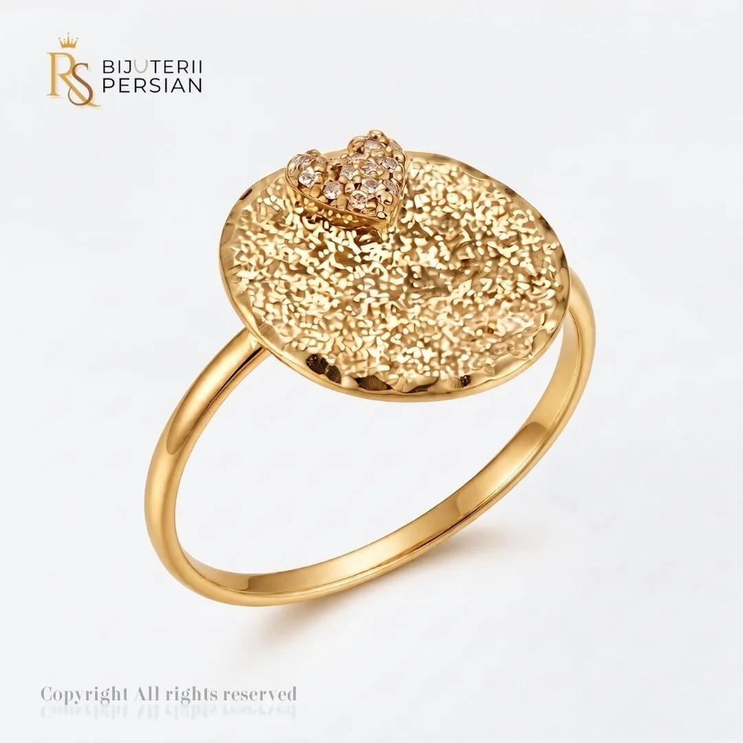 inel-aur-galben-disc-martelat-cu-inima-si-zirconiu-14k-bijuterii-persian Inel aur galben disc martelat cu inima si zirconiu din aur 14K cu banut texturat si inima cu pietre