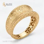 Inel aur galben texturat ondulat din aur 14K cu striatii organice 3D fara pietre si interior ajurat