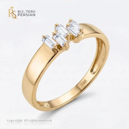 Inel aur galben trei pietre bagheta zirconiu din aur 14K cu pietre dreptunghiulare montate in trepte