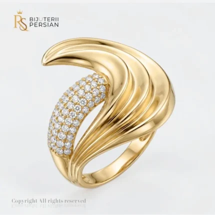Inel aur galben valuri sculpturale din aur 14K cu linii ondulate polizate si banda pavata cu zirconiu