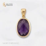 Pandantiv aur galben piatra ovala violet zirconiu din aur 14K cu taietura facetata si rama bezel polizata la luciu oglinda