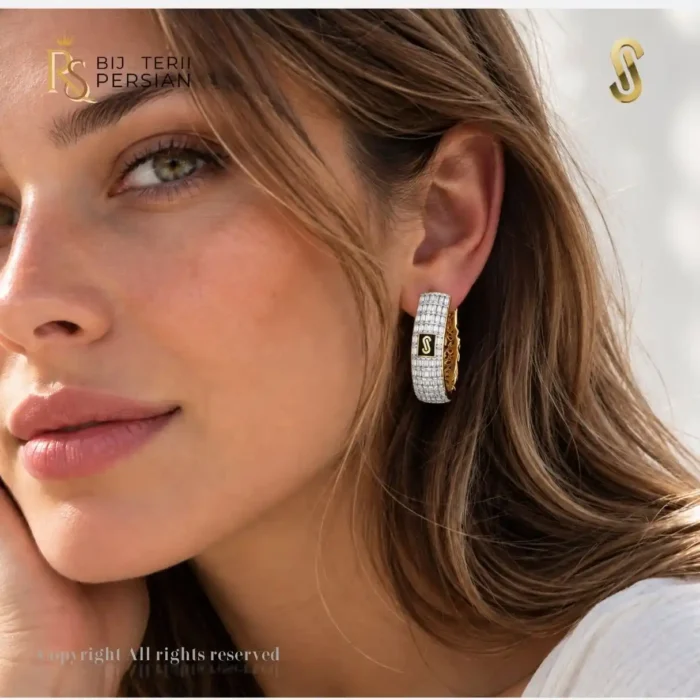 Cercei aur galben 14K Monaco Baguette Hoops originali incrustati cu pietre zirconiu bagheta si sigla Monaco